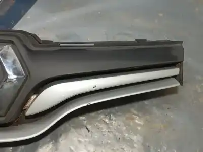 Автозапчастина б/у передня решіта для renault kangoo express (fw0/1_) 1.5 dci 75 (fw07, fw10, fw04) посилання на oem iam 623101381r  