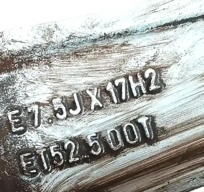 Автозапчасти б/у шина за ford kuga ii (dm2) 2.0 tdci 4x4 ссылки oem iam 2237593 7.5jx17 et52.5