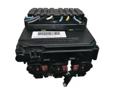 Peça sobressalente para automóvel em segunda mão Caixa De Fusíveis E Relés por PEUGEOT 407 ST Confort Referências OEM IAM   