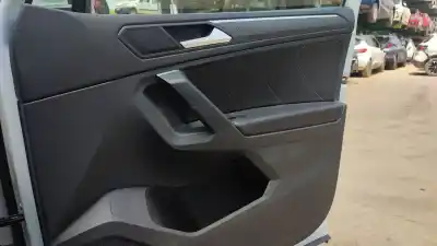 Автозапчасти б/у обивка передней правой двери за volkswagen tiguan (ad1, ax1) 2.0 tdi ссылки oem iam 5nb867012qqfl
