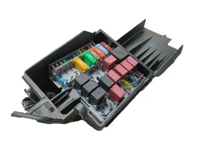 Recambio de automóvil de segunda mano de CAJA RELES / FUSIBLES para FIAT 500 (312_) 1.2 (312AXA1A) referencias OEM IAM 52025581  