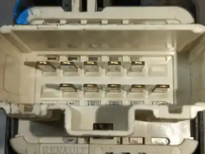 Peça sobressalente para automóvel em segunda mão botão / interruptor elevador vidro dianteiro esquerdo por renault modus / grand modus (f/jp0_) 1.5 dci (fp0d, jp0d) referências oem iam 8200214939  8200277630