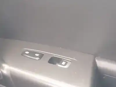 Peça sobressalente para automóvel em segunda mão botão / interruptor elevador vidro dianteiro direito por kia sportage iv (ql, qle) 1.6 gdi referências oem iam 93576f1000