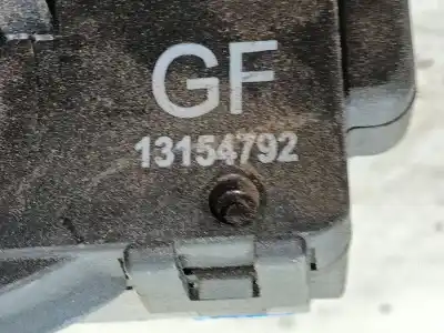 Peça sobressalente para automóvel em segunda mão fechadura da porta dianteira direita por opel combo tour 1.3 cdti 16v referências oem iam 13154792  