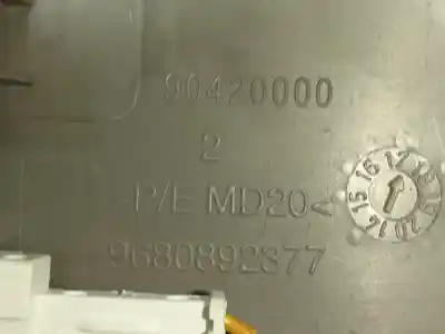 Second-hand car spare part interior light for peugeot partner tepee 1.6 bluehdi 100 oem iam references 6362q2  9680892377