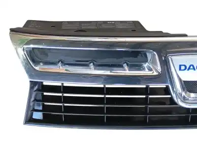 Second-hand car spare part front grille for dacia duster (hs_) 1.5 dci oem iam references 623100260r  623100260r