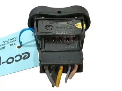Second-hand car spare part right front power window switch for dacia duster (hs_) 1.5 dci oem iam references 8200602227  e30607