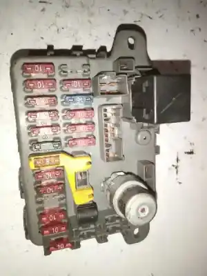 Second-hand car spare part FUSE BOX UNIT for MG SERIE 200 (RF)  OEM IAM references YQE102470  YWC104500