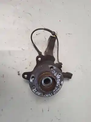 Pièce détachée automobile d'occasion MOYEU DE ROUE AVANT GAUCHE pour RENAULT CLIO II FASE II (B/CB0)  Références OEM IAM   