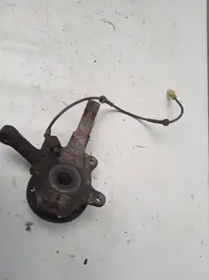 Pièce détachée automobile d'occasion moyeu de roue avant gauche pour renault clio ii fase ii (b/cb0) 1.5 dci diesel 65 cv / 48 kw références oem iam   