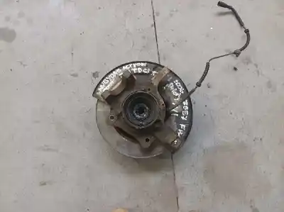 Pièce détachée automobile d'occasion MOYEU DE ROUE AVANT GAUCHE pour SSANGYONG ACTYON  Références OEM IAM BK16L08ABC  