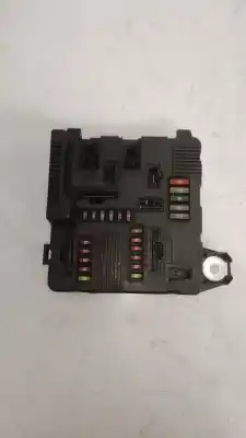 Second-hand car spare part FUSE BOX UNIT for RENAULT MEGANE II CLASSIC BERLINA Confort Dynamique OEM IAM references 8200306033A  