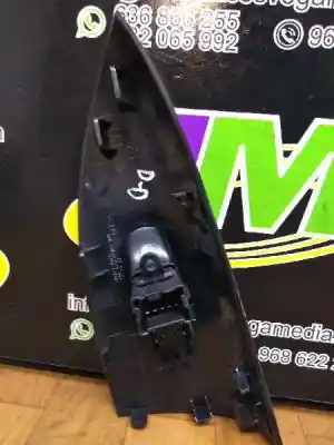 Peça sobressalente para automóvel em segunda mão Botão / Interruptor Elevador Vidro Dianteiro Direito por NISSAN JUKE F1506.2010 Referências OEM IAM   