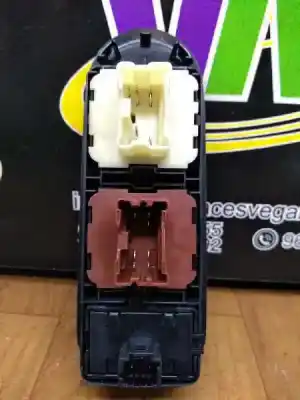 Second-hand car spare part left front power window switch for dacia duster ii * oem iam references   