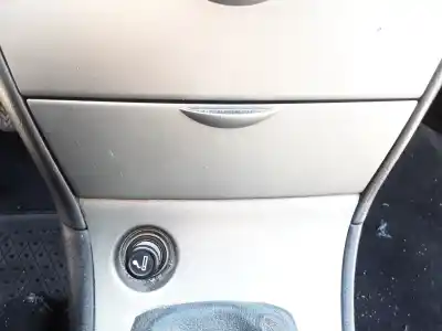 Автозапчасти б/у пепельница за toyota corolla (e12) 1cdftv ссылки oem iam  Автозапчасти б/у пепельница за toyota corolla (e12) 1cdftv ссылки oem iam