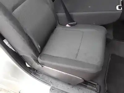 Second-hand car spare part rear right seats for toyota corolla verso (e12) 1.8 linea sol oem iam references 