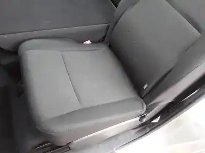 Second-hand car spare part rear left seats for toyota corolla verso (e12) 1.8 linea sol oem iam references 