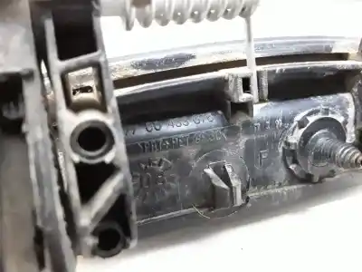 Peça sobressalente para automóvel em segunda mão puxador exterior frente direito por dacia logan básico referências oem iam 7700433076  