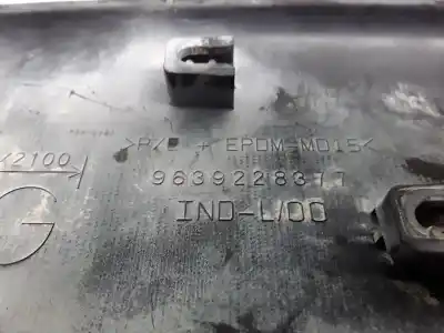 Peça sobressalente para automóvel em segunda mão Moldagem por PEUGEOT PARTNER (S1) 1.9 Diesel Referências OEM IAM 9639228377  