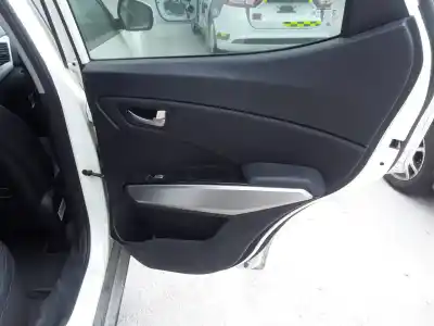 Автозапчастина б/у обликка задніх правіх дверей для SSANGYONG TIVOLI 1.6 XDi 160 Посилання на OEM IAM   
