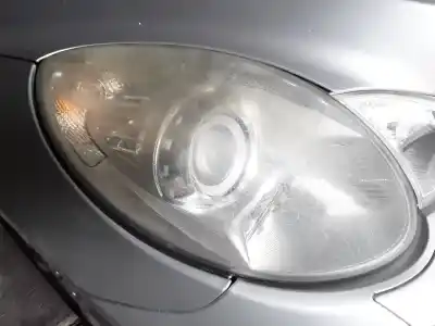 Second-hand car spare part right headlight for clase c clase r w251 320 cdi l 251.122 oem iam references a2518202