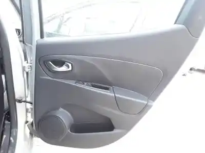 Автозапчастина б/у обликка задніх правіх дверей для RENAULT CLIO IV Zen Посилання на OEM IAM 826720001R  