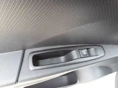 Peça sobressalente para automóvel em segunda mão Botão / Interruptor Elevador Vidro Traseiro Esquerdo por RENAULT CLIO IV Zen Referências OEM IAM 829614619  