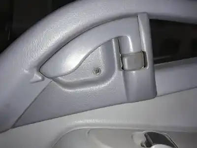 Second-hand car spare part interior right front handle for mitsubishi canter mitsubishi oem iam references   