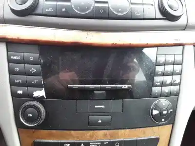 Second-hand car spare part audio system / radio cd for mercedes-benz clase e w211 berlina e 320 cdi 211.026 oem iam references 