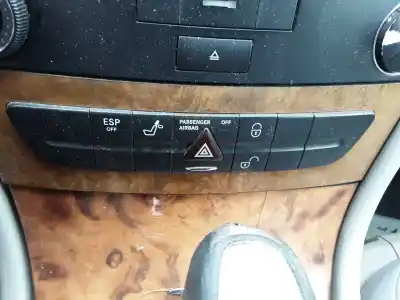 Second-hand car spare part hazard warning lights for mercedes-benz clase e w211 berlina e 320 cdi 211.026 oem iam references 