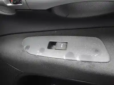 Tweedehands auto-onderdeel schakelaar rechts voor ruit voor toyota auris (_e15_) 1.4 d-4d (nde150_) oem iam-referenties 