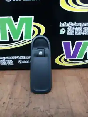 Peça sobressalente para automóvel em segunda mão BOTÃO / INTERRUPTOR ELEVADOR VIDRO DIANTEIRO ESQUERDO por DACIA DUSTER II  Referências OEM IAM   