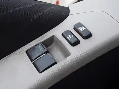 Автозапчасти б/у выключатель левого переднего окна за toyota yaris (ksp9/scp9/nlp9) básico ссылки oem iam 8324s67