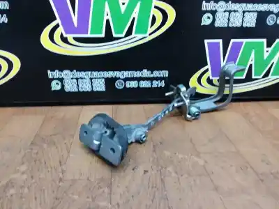 Автозапчастина б/у опора / направляюча розсувних дверей для dacia dokker * посилання на oem iam 7700308167e  