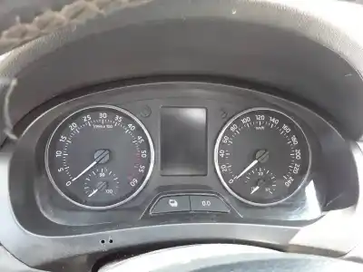 Peça sobressalente para automóvel em segunda mão quadrante por skoda rapid ambition referências oem iam 