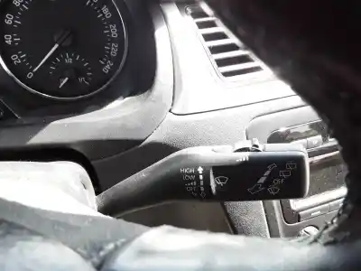 Peça sobressalente para automóvel em segunda mão comandos de alavanca por skoda rapid ambition referências oem iam 