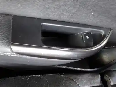 Peça sobressalente para automóvel em segunda mão botão / interruptor elevador vidro traseiro esquerdo por opel astra j berlina 5p a17dtr referências oem iam 