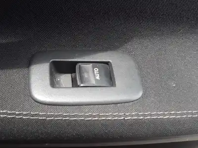 Tweedehands auto-onderdeel rechts achter ruiten bediening voor toyota auris (_e15_) 1.4 d-4d (nde150_) oem iam-referenties 