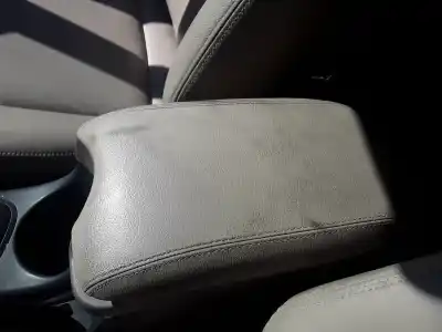 Tweedehands auto-onderdeel midden armsteun voor hyundai santa fe (sm) 2.0 gls crdi oem iam-referenties 