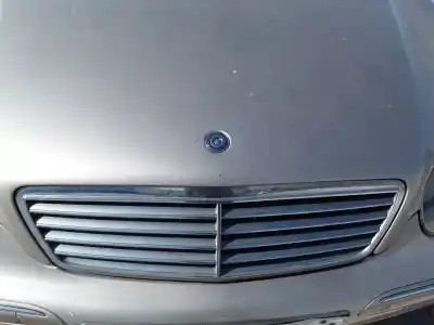 Pezzo di ricambio per auto di seconda mano GRIGLIA ANTERIORE per MERCEDES-BENZ CLASE C (W203)  Riferimenti OEM IAM A2038800383  