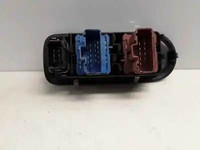Second-hand car spare part left front power window switch for renault clio iii exception oem iam references 8200356541  