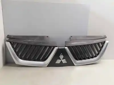 Second-hand car spare part front grille for mitsubishi outlander (cw0) 2.0 di-d intense plus oem iam references 7450a037zz  