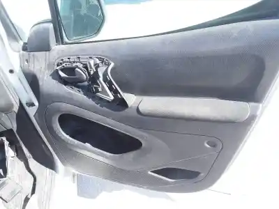 Pezzo di ricambio per auto di seconda mano rivestimento porta anteriore destro per peugeot partner kombi * riferimenti oem iam 9681235177