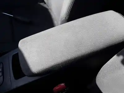 Second-hand car spare part center armrest for renault scenic iii (jz) 1.5 dynamique oem iam references 969207679r