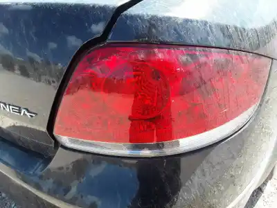 Peça sobressalente para automóvel em segunda mão farolim traseiro direito por fiat linea (110) activa (110.0/111.0) referências oem iam 51753752