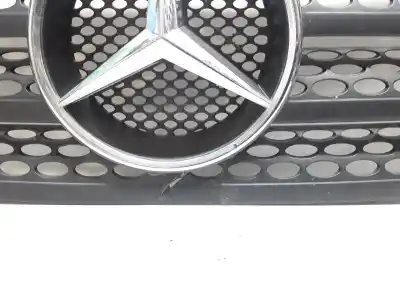 Автозапчасти б/у центральная решетка бампера за clase c vito w639 basic. combi 111 cdi compacto 639.601 ссылки oem iam a6398800185  