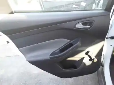 Peça sobressalente para automóvel em segunda mão Forra / Revestimento Da Porta Traseira Esquerda por FORD FOCUS TURN CB8 Trend Referências OEM IAM BM51A27407A  