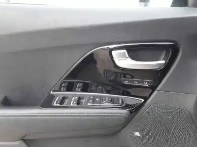 Recambio de automóvil de segunda mano de GUARNECIDO PUERTA DELANTERA IZQUIERDA para KIA NIRO  referencias OEM IAM 82334G5050  