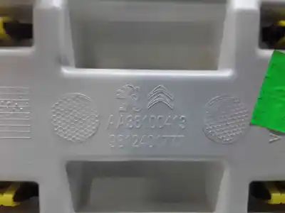 Pezzo di ricambio per auto di seconda mano modanatura per citroen c3 picasso live edition riferimenti oem iam 9812401777  