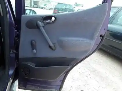 Peça sobressalente para automóvel em segunda mão forra / revestimento da porta traseira direita por clase c clase a w168 170 cdi 168.008 referências oem iam   